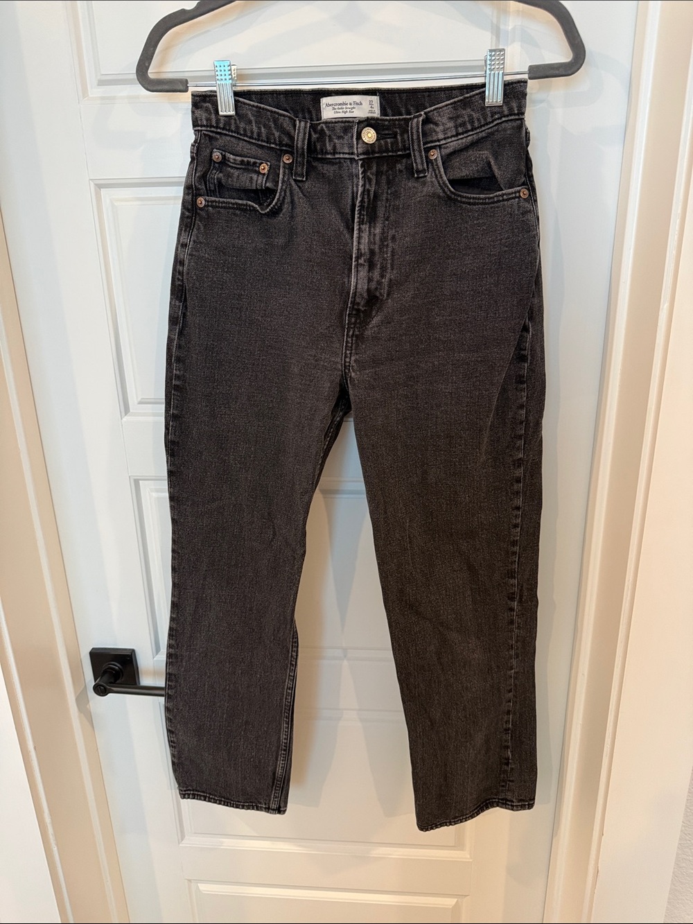 Abercrombie and Fitch Ankle straight HR - 27
